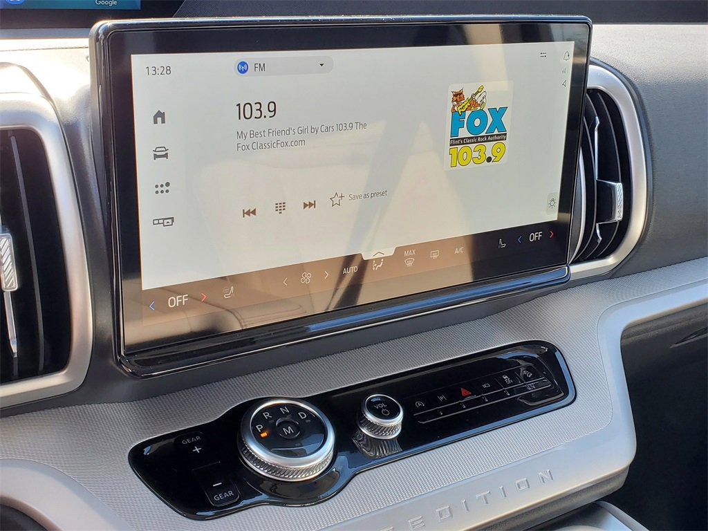 New 2025 Ford Expedition Active image 16