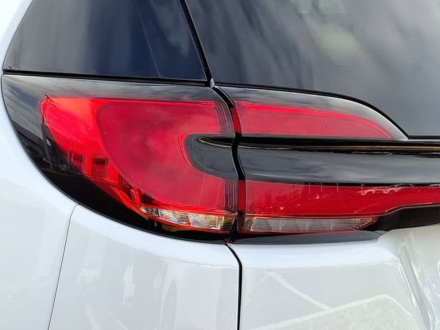 Used 2024 Chrysler Pacifica Select image 19