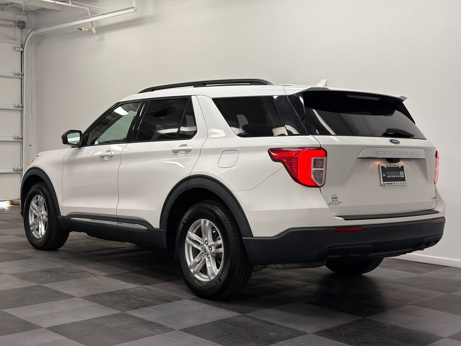 Used 2020 Ford Explorer XLT w/ Comfort Package AWD/4WD image 6