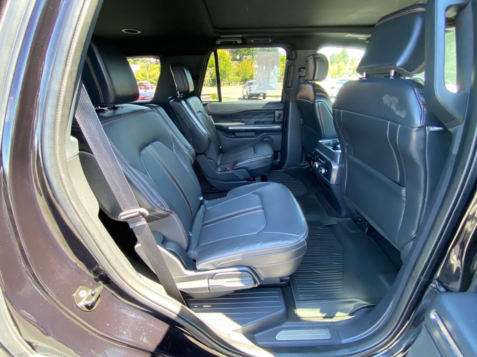 Used 2023 Ford Expedition Platinum image 19