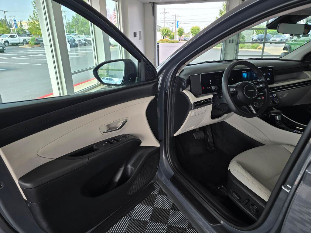 Used 2025 Hyundai Tucson SEL FWD image 31