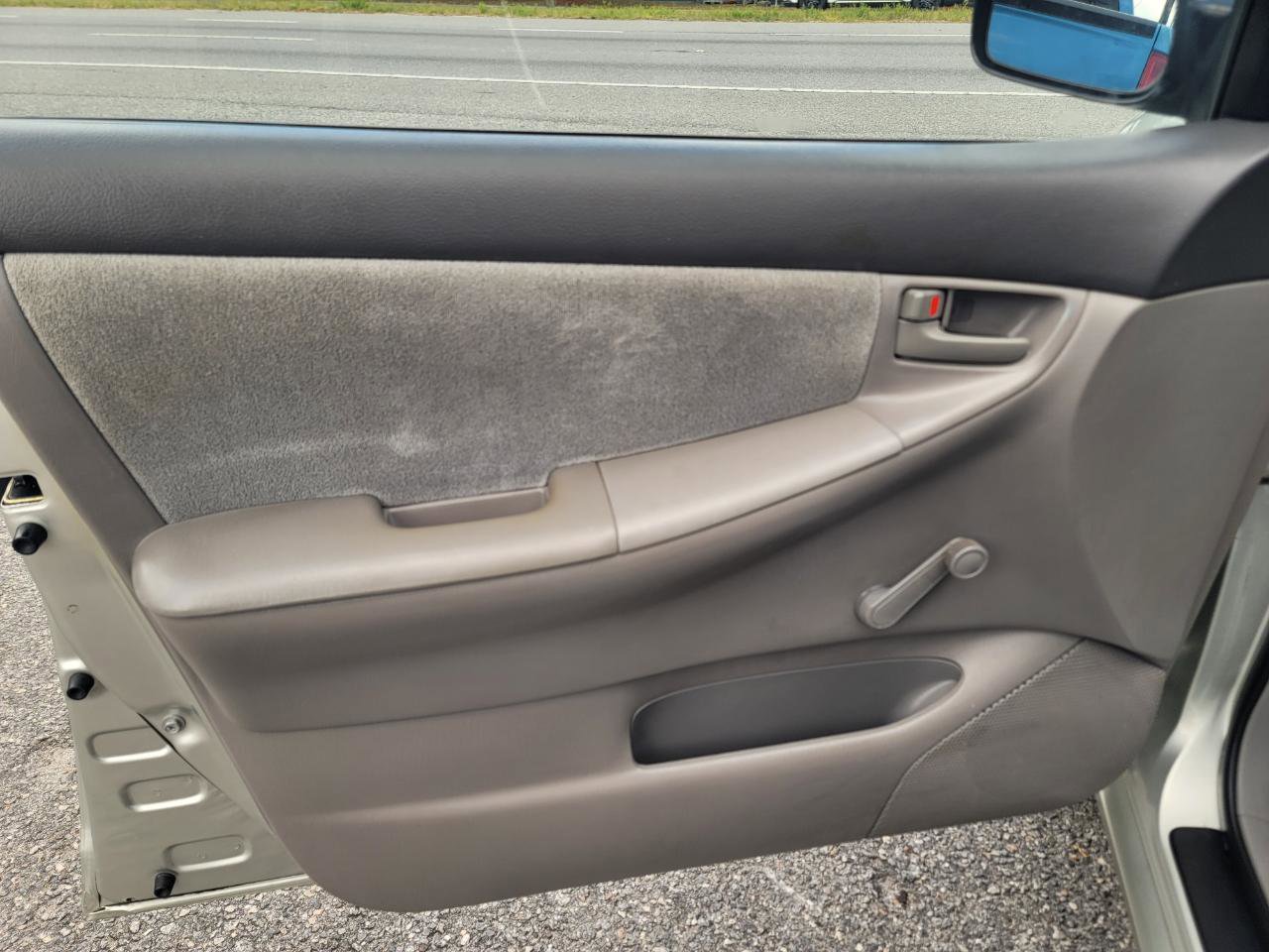 Used 2003 Toyota Corolla LE FWD image 10