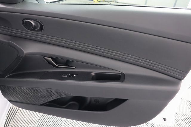 Used 2025 Hyundai Elantra Sport image 27