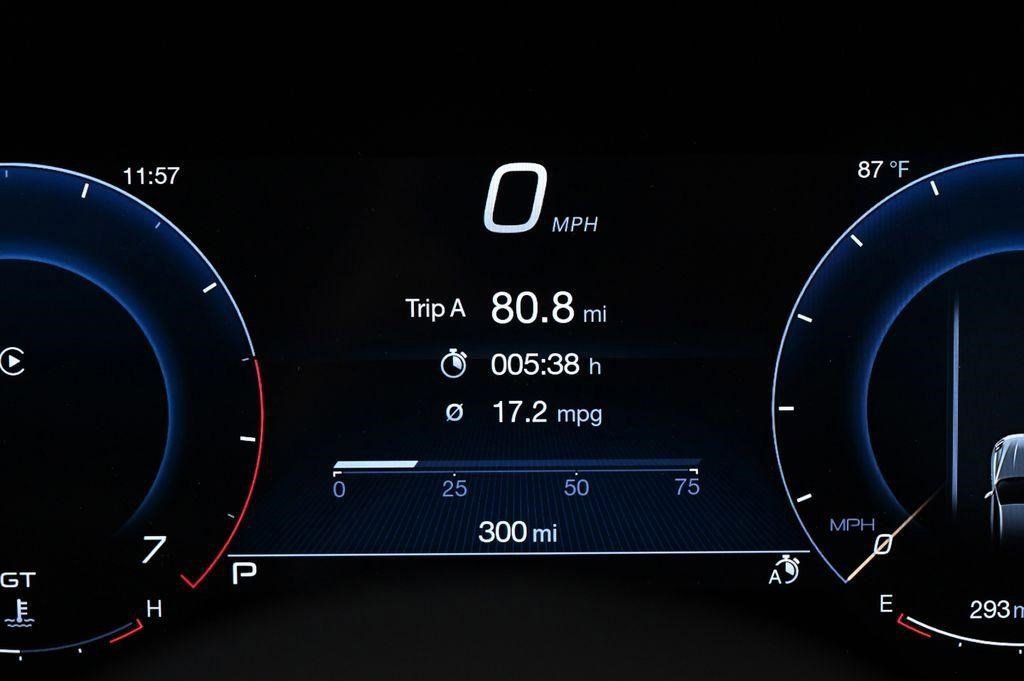 Used 2025 Maserati Grecale Modena image 12