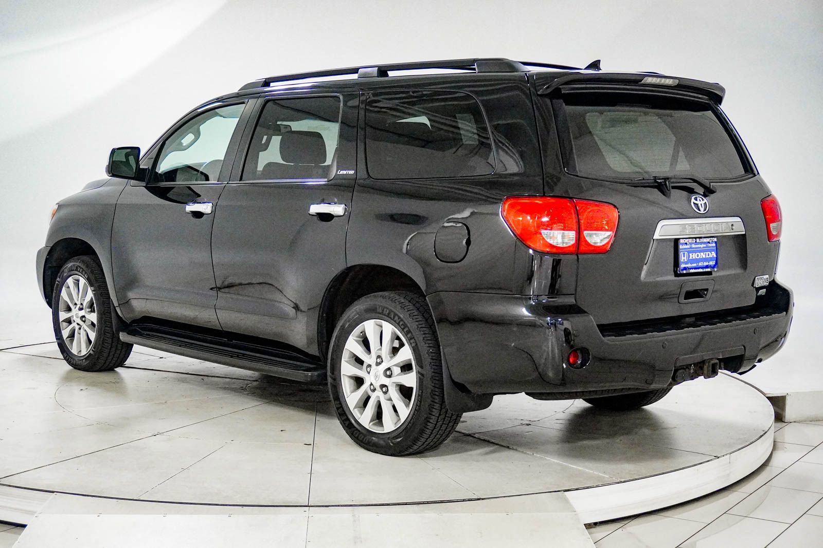 Used 2014 Toyota Sequoia Limited AWD/4WD image 6