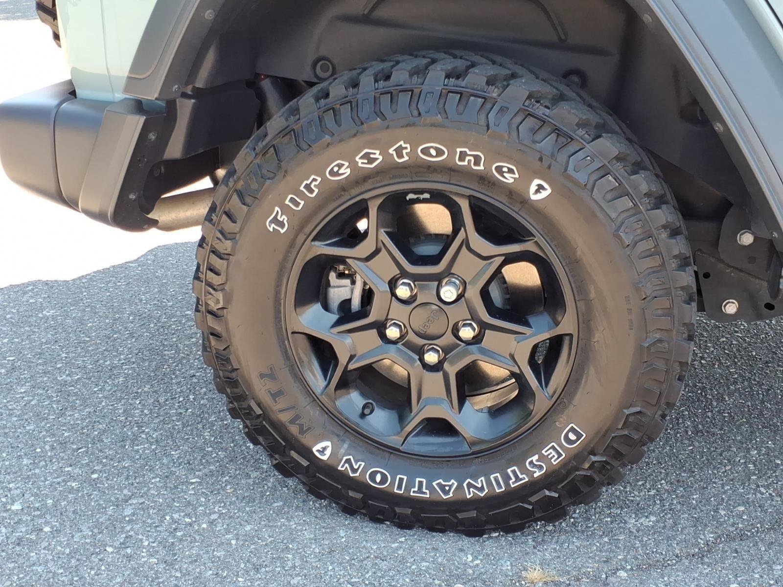 Used 2023 Jeep Wrangler Unlimited w/ Sun & Screen Package AWD/4WD image 13