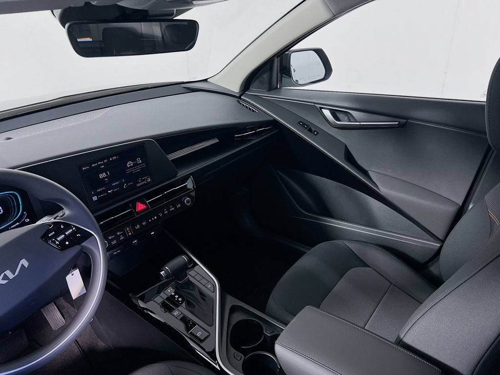 New 2026 Kia Niro LX FWD image 19