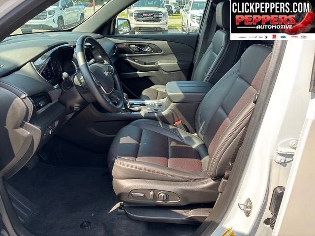 Used 2023 Chevrolet Traverse High Country FWD image 12