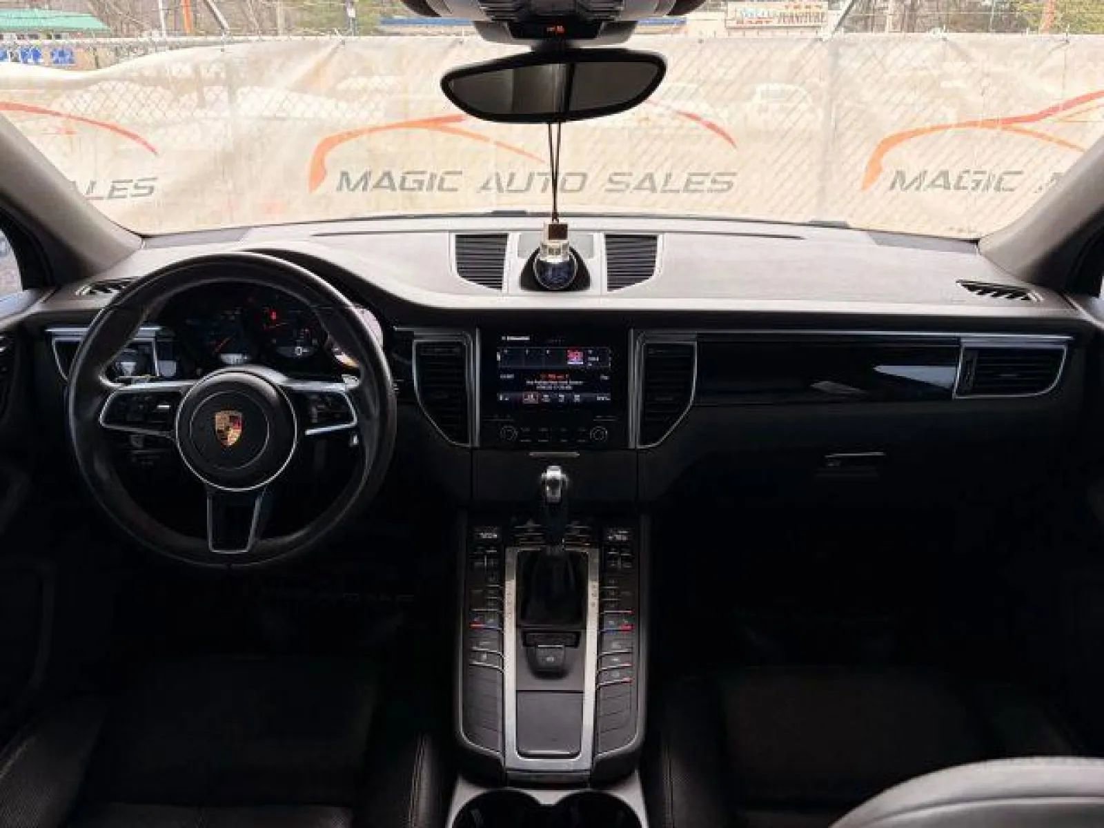 Used 2017 Porsche Macan image 24