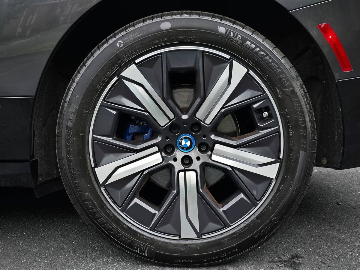 Used 2024 BMW iX xDrive50 w/ Sport Package AWD/4WD image 61