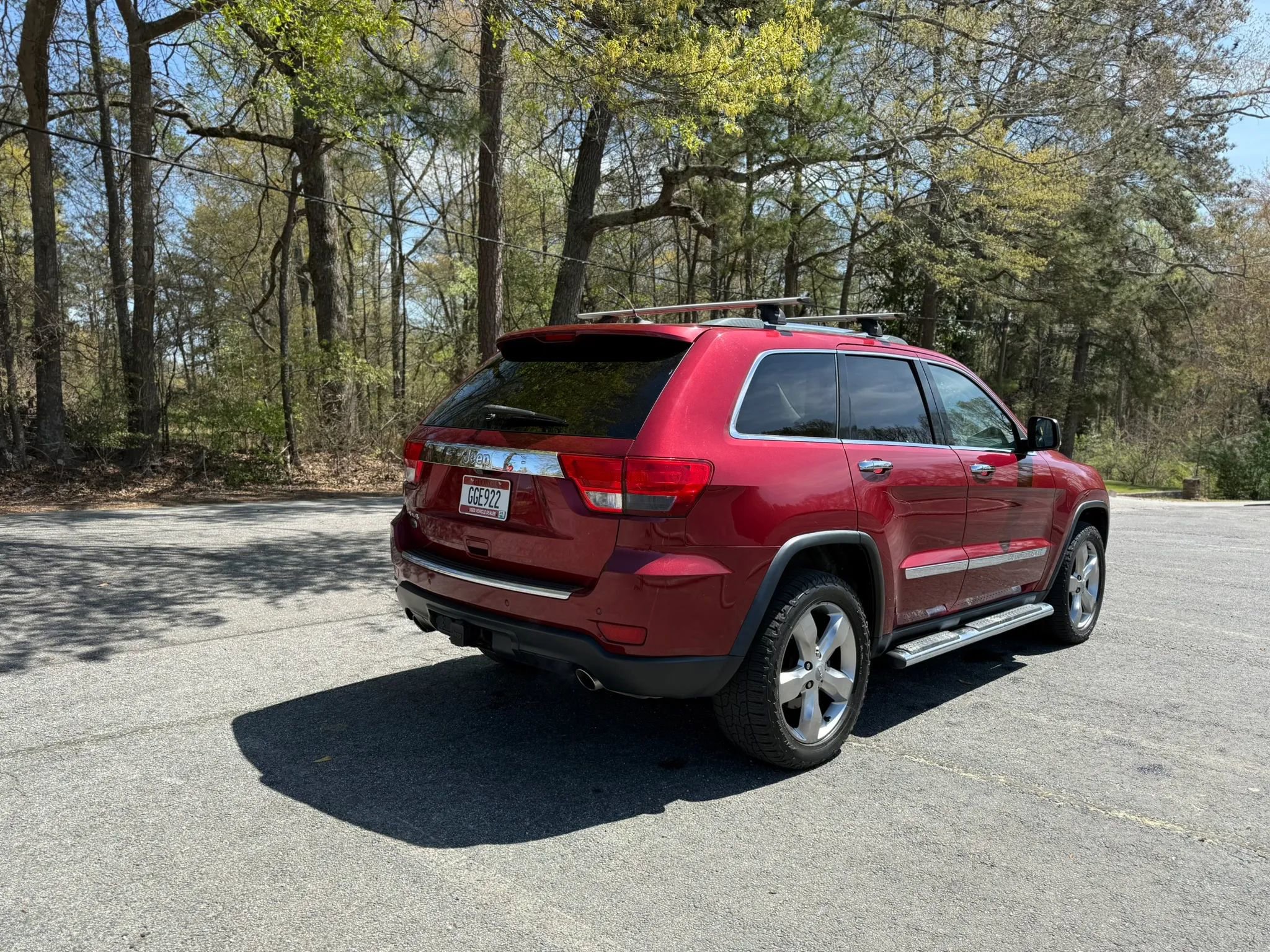 Used 2013 Jeep Grand Cherokee Overland w/ Advance Technology Group AWD/4WD image 11