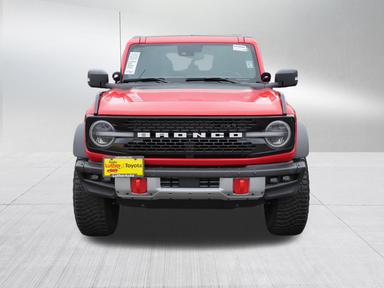Used 2022 Ford Bronco Wildtrak image 2