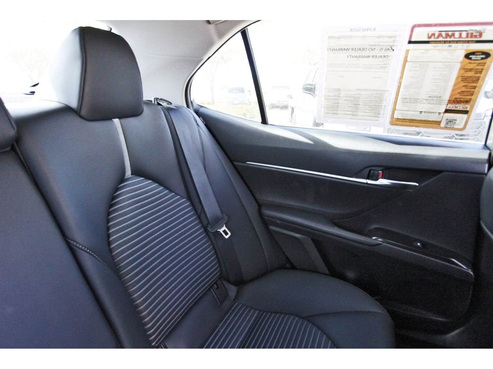 Used 2020 Toyota Camry SE image 12