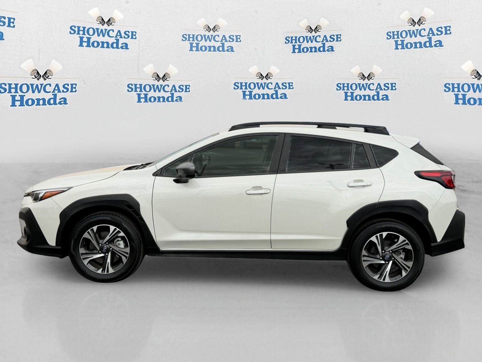 Used 2024 Subaru Crosstrek 2.0i Premium w/ Crosstrek Mirror Package AWD/4WD image 4