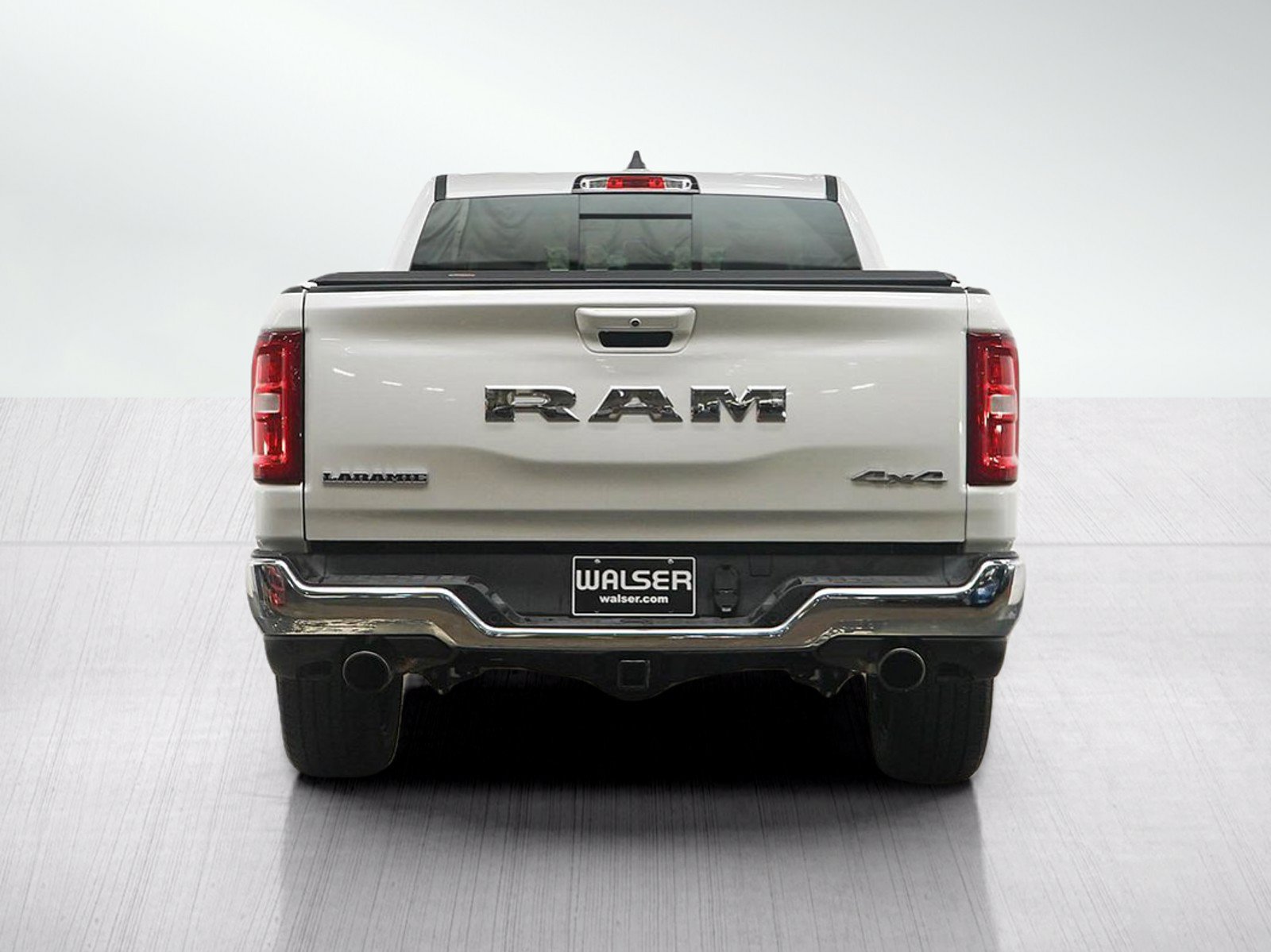 Used 2025 RAM 1500 Laramie AWD/4WD image 4