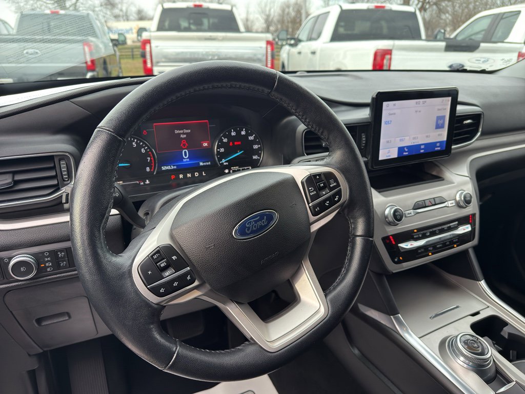 Used 2022 Ford Explorer XLT w/ Equipment Group 202A image 9