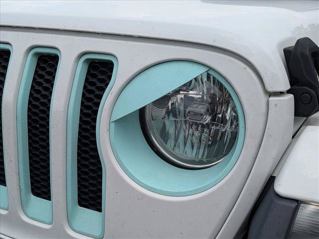 Used 2018 Jeep Wrangler Unlimited Sahara AWD/4WD video 2