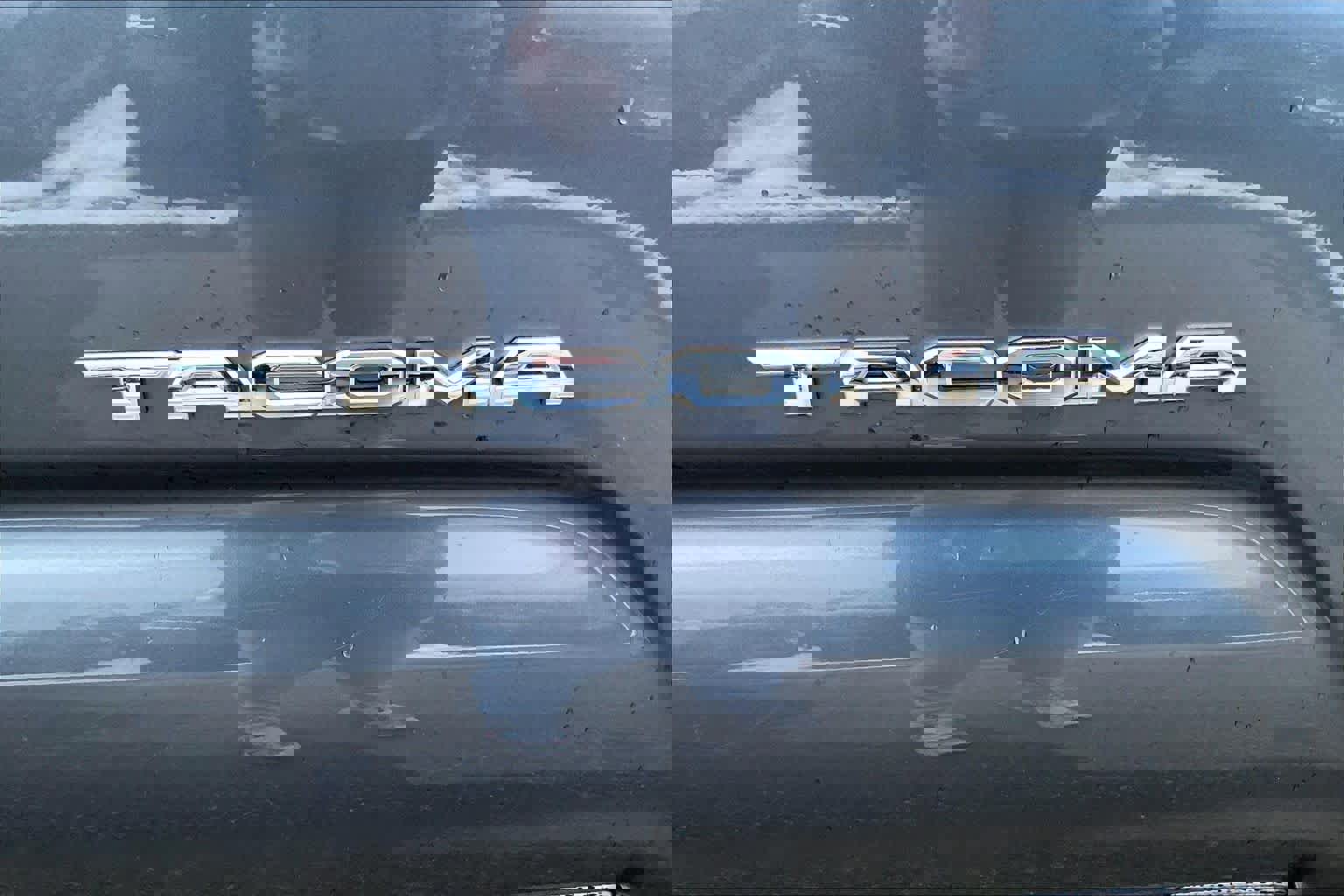 Used 2016 Toyota Tacoma SR5 w/ SR5 Appearance Package (SN) image 10