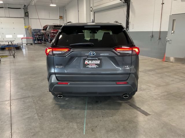 Used 2021 Toyota RAV4 XLE w/ Convenience Package AWD/4WD image 5