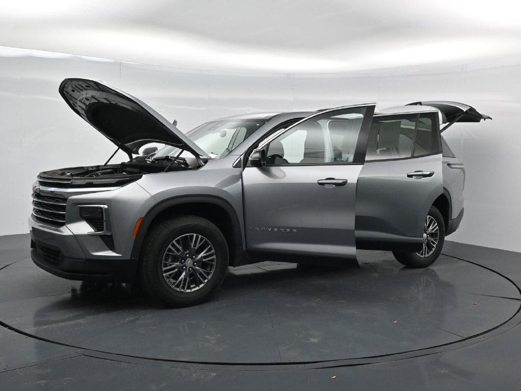 Used 2024 Chevrolet Traverse LT FWD image 40