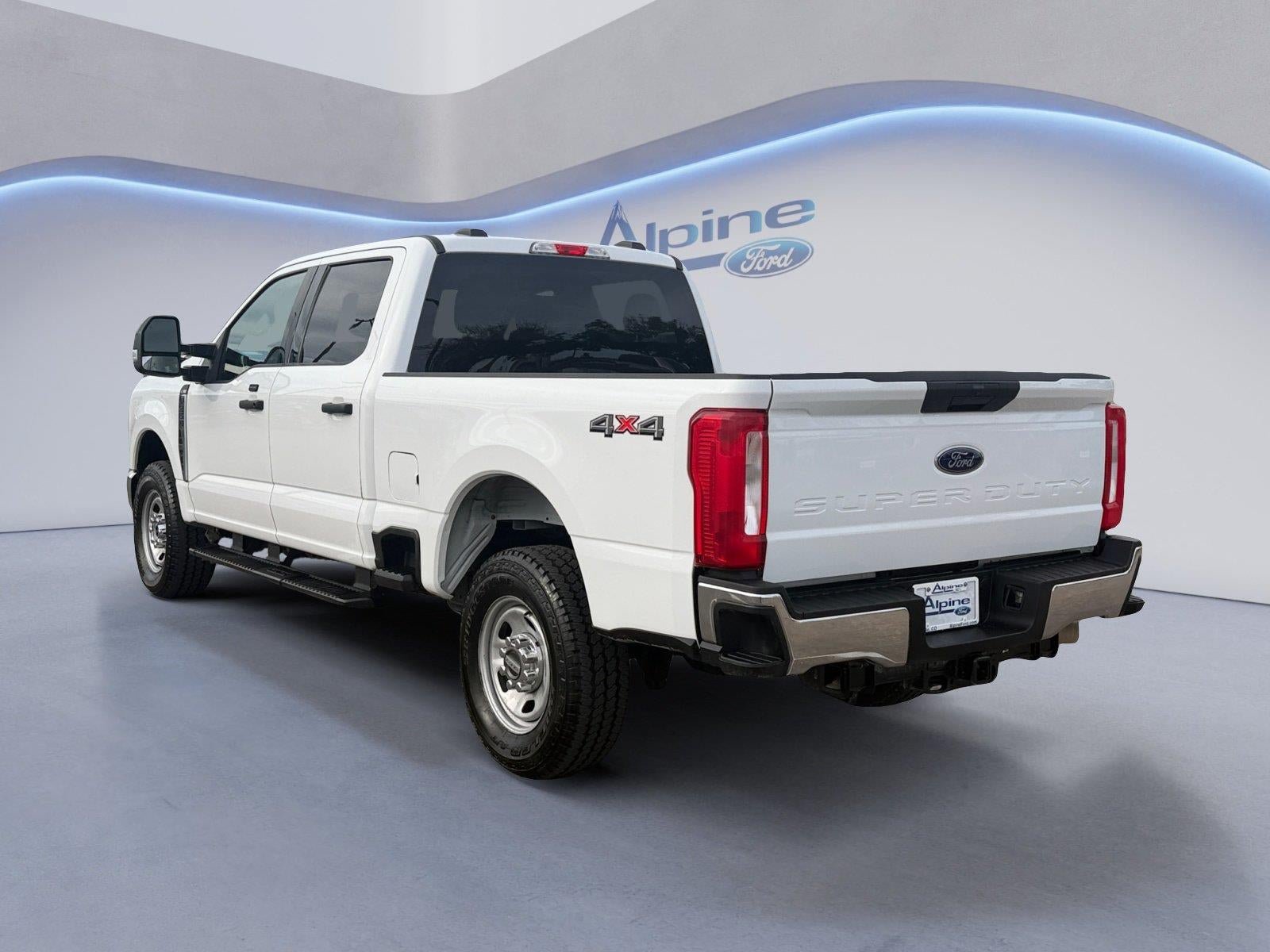 Used 2025 Ford F250 XLT AWD/4WD image 3