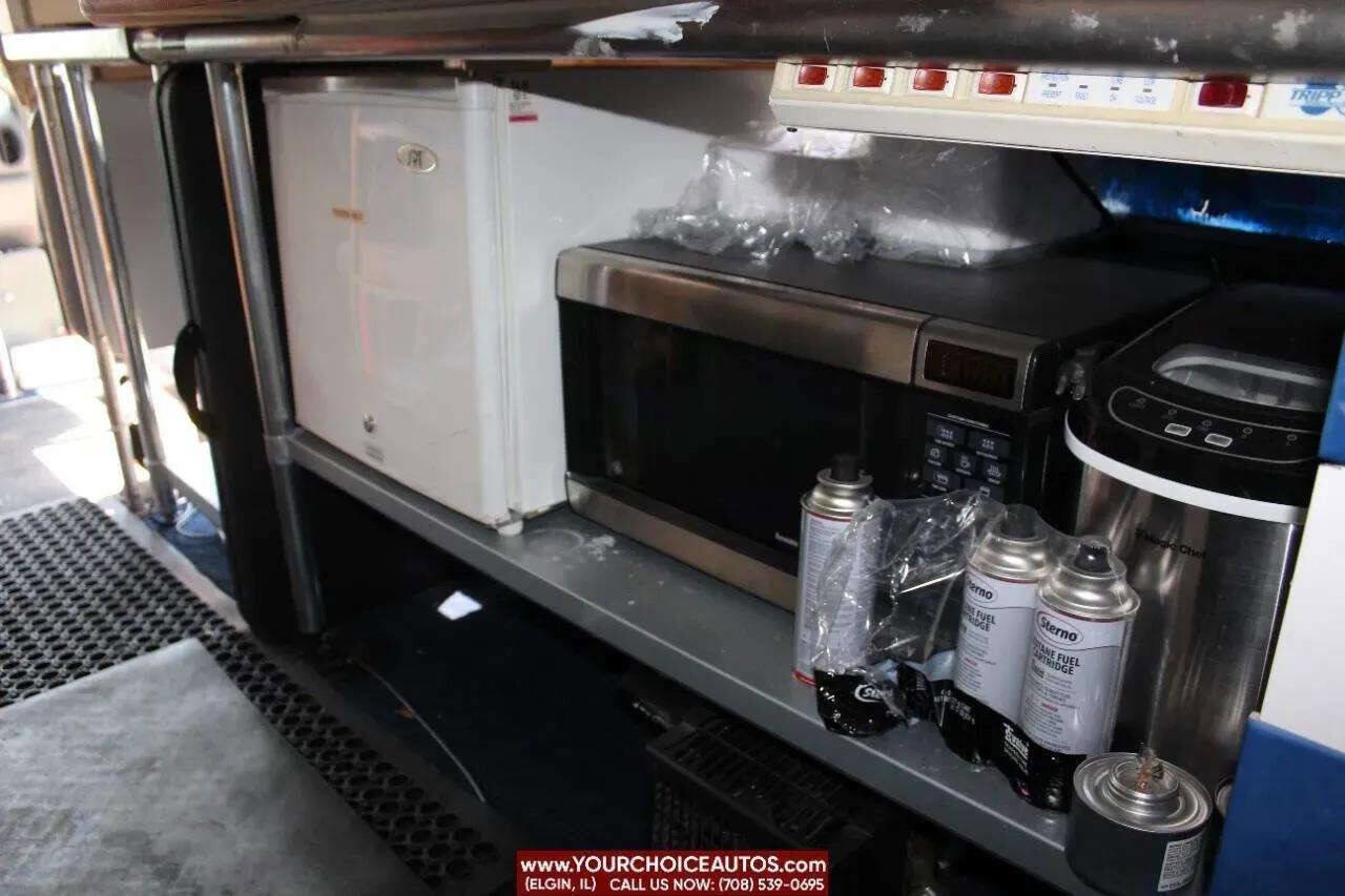 Used 2006 Ford E-450 and Econoline 450 image 22