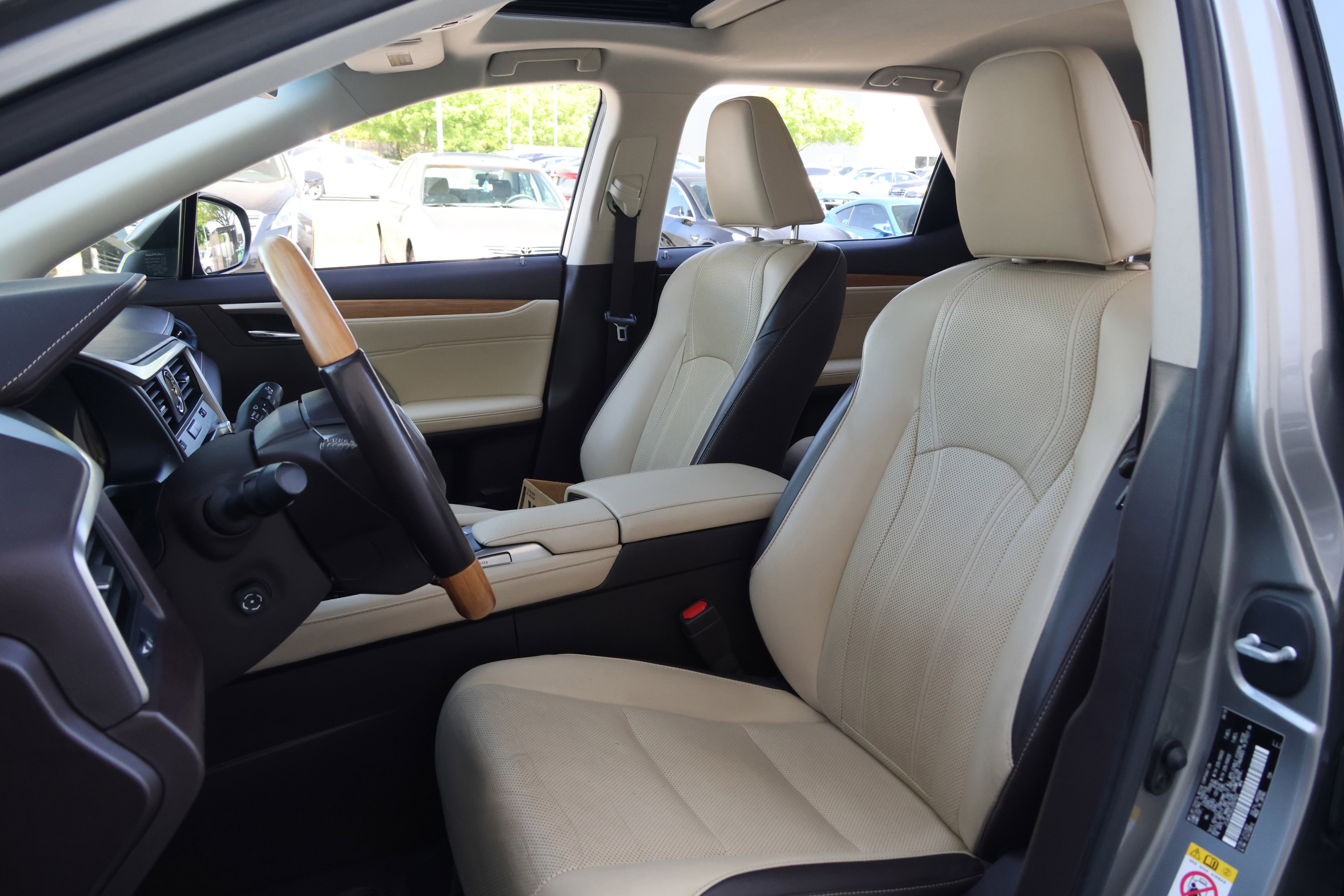 Used 2018 Lexus RX 350L FWD image 33