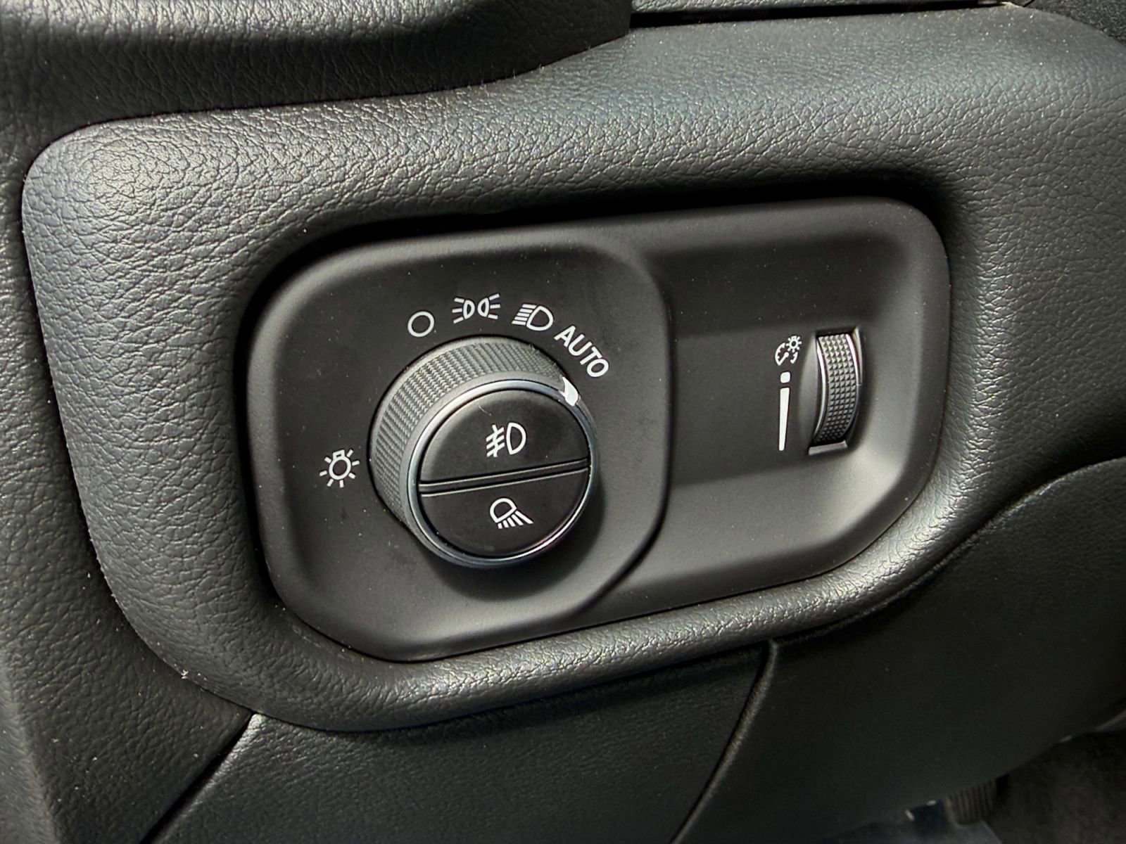 New 2026 RAM 2500 Tradesman AWD/4WD image 19