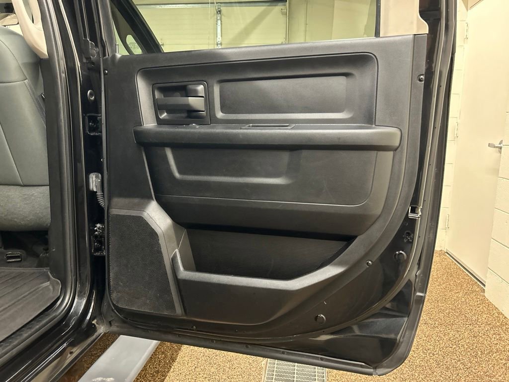 Used 2017 RAM 1500 Express AWD/4WD image 15