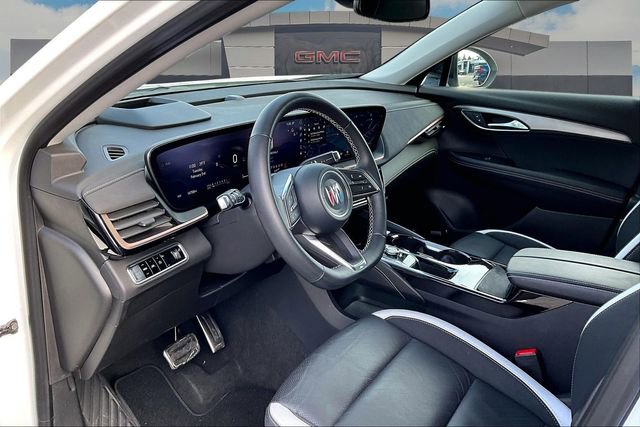 Certified 2025 Buick Envision Sport Touring image 13