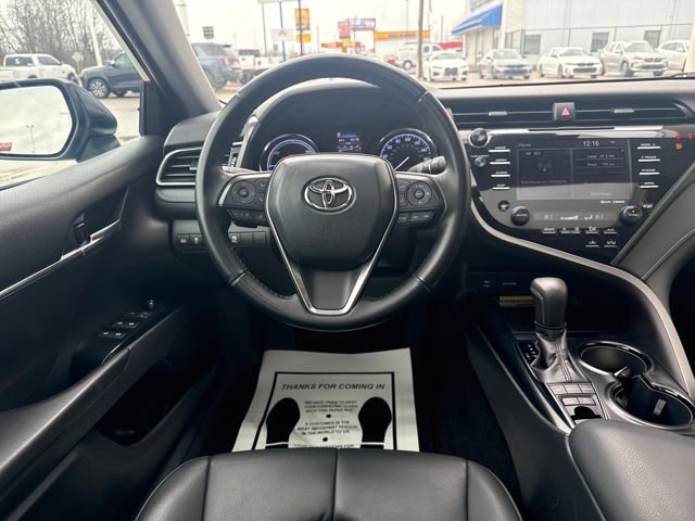 Used 2019 Toyota Camry SE w/ Sunroof Package image 12