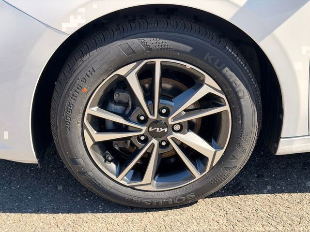 Used 2024 Kia Forte LXS image 5