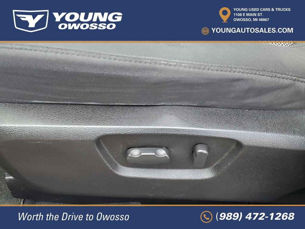 Used 2012 Chevrolet Captiva Sport LT FWD image 7