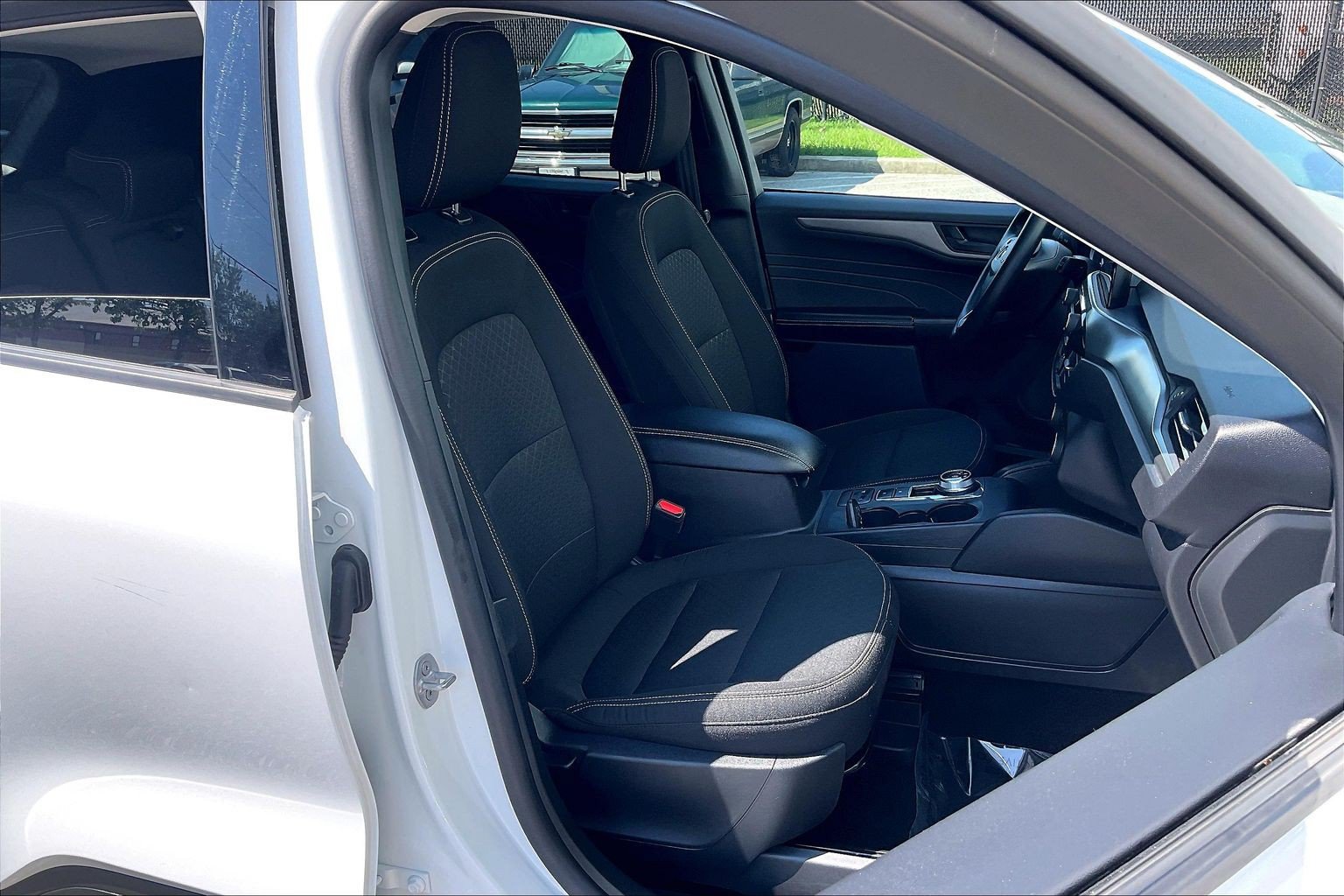 Used 2025 Ford Escape Active AWD/4WD image 9