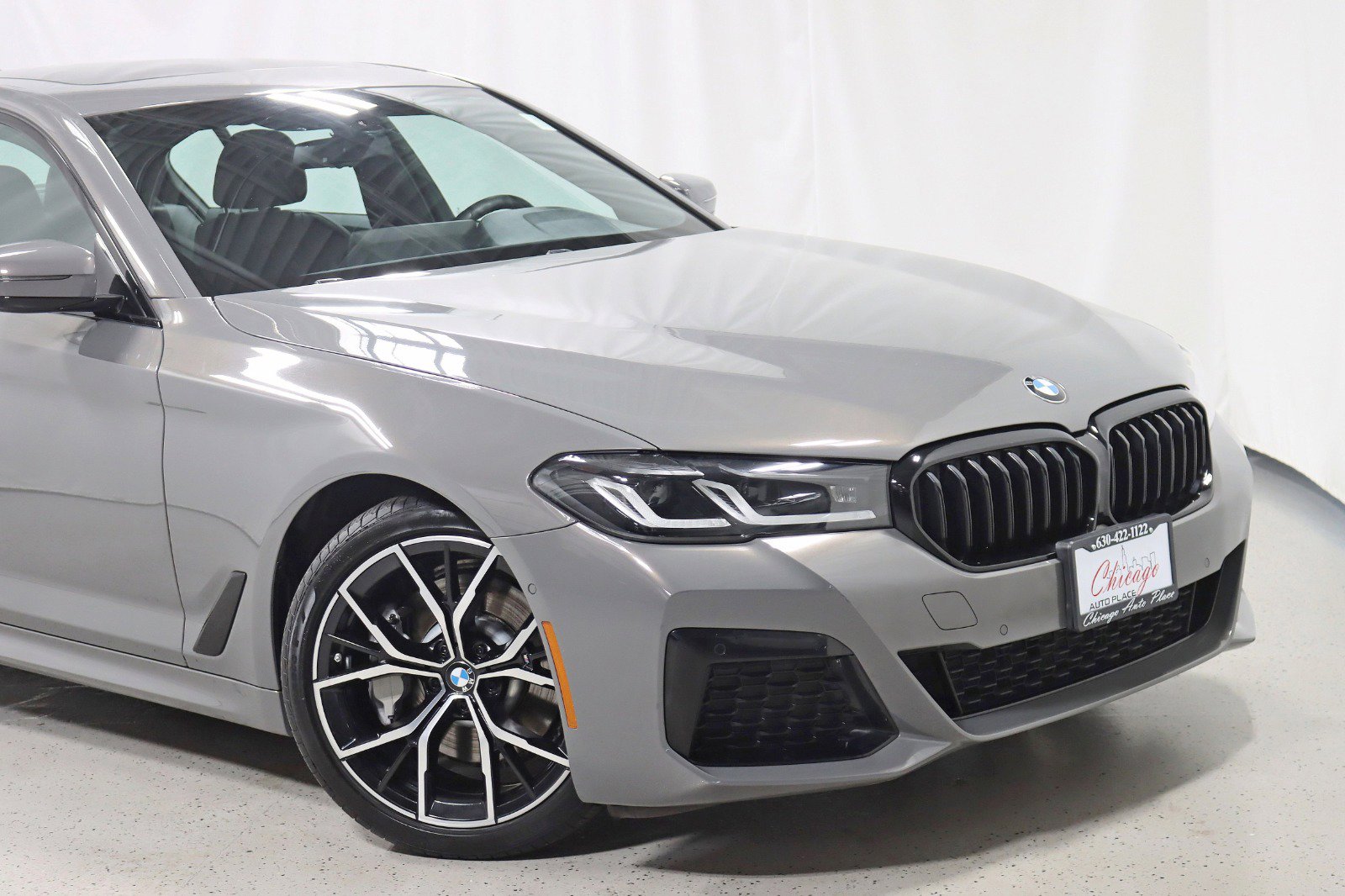 Used 2022 BMW 530i xDrive w/ M Sport Package image 3