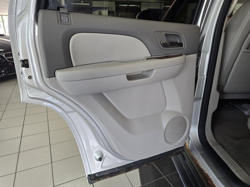 Used 2010 Chevrolet Tahoe LT AWD/4WD image 10