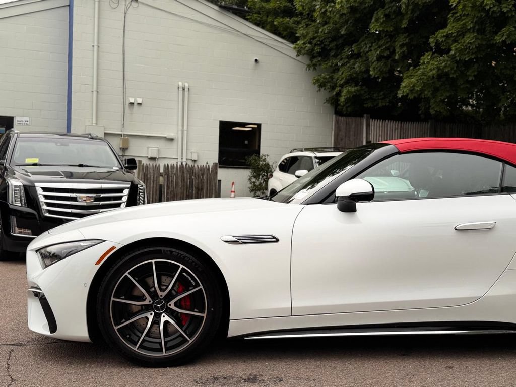 Used 2023 Mercedes-Benz SL 55 AMG 4MATIC w/ Driver Assistance Package image 11