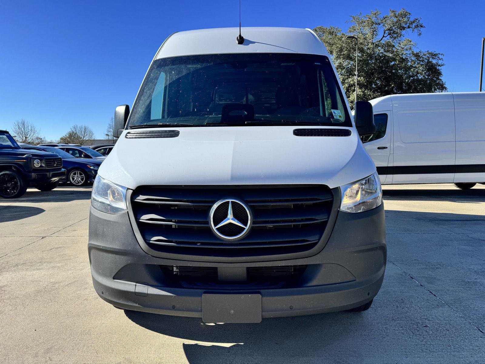 Used 2025 Mercedes-Benz Sprinter 2500 image 2