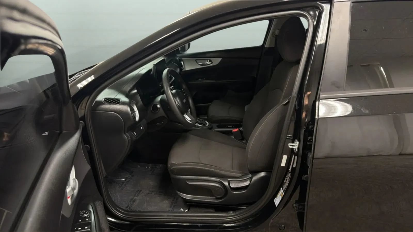 Used 2023 Kia Forte LXS FWD image 20