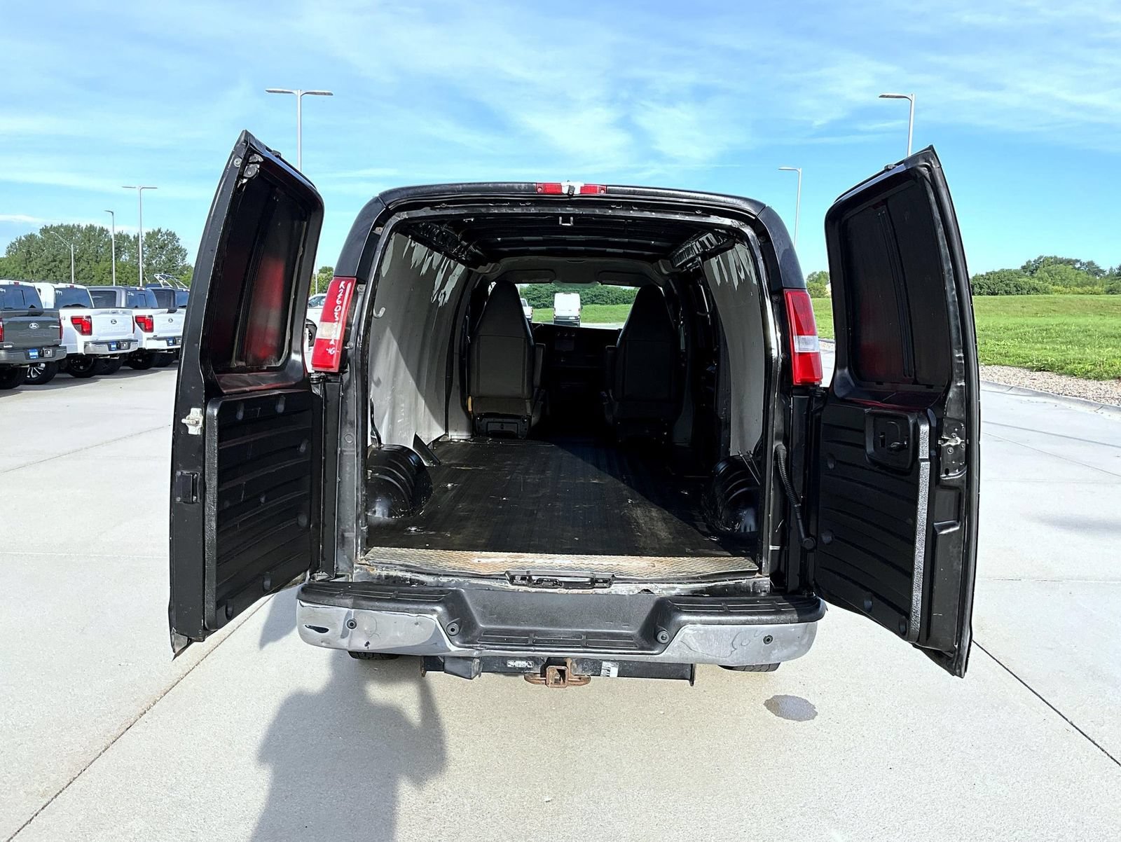 Used 2016 GMC Savana 3500 Extended RWD image 15
