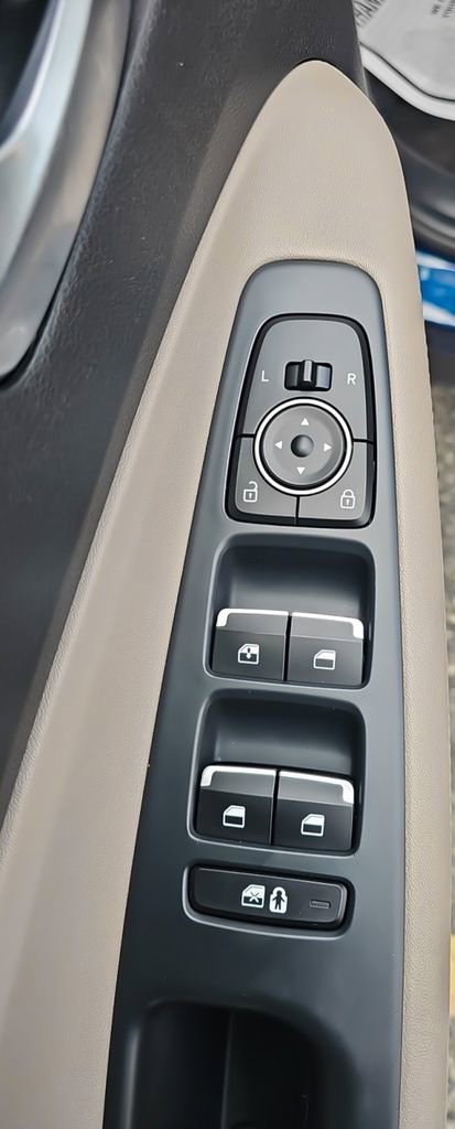 Used 2023 Hyundai Santa Fe SE w/ Cargo Package image 23