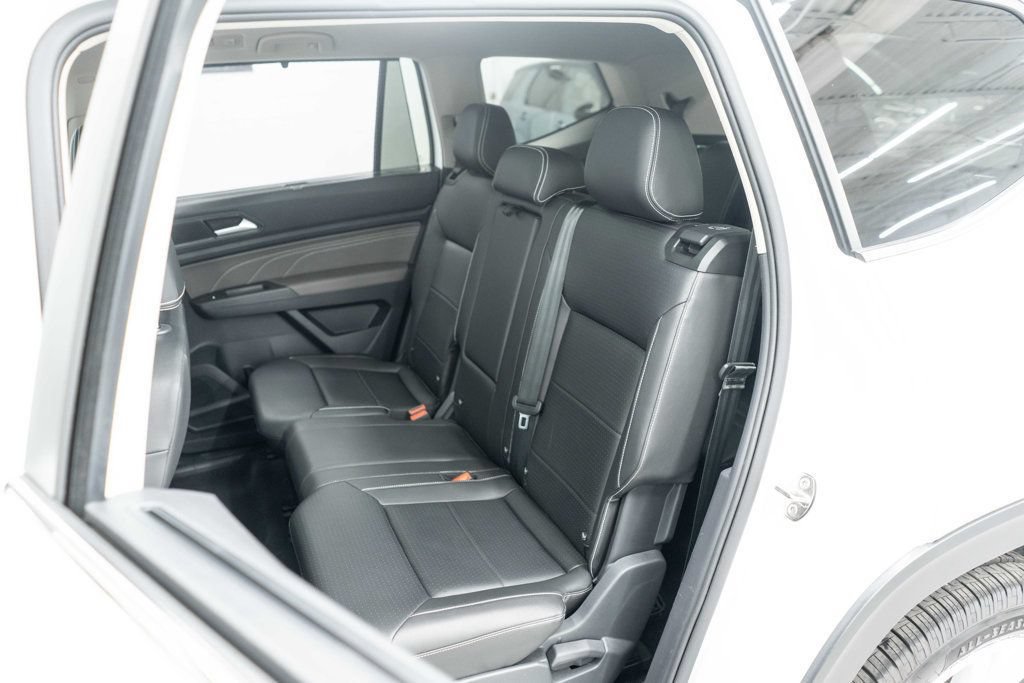 Used 2023 Volkswagen Atlas SE w/ Panoramic Sunroof Package AWD/4WD image 16