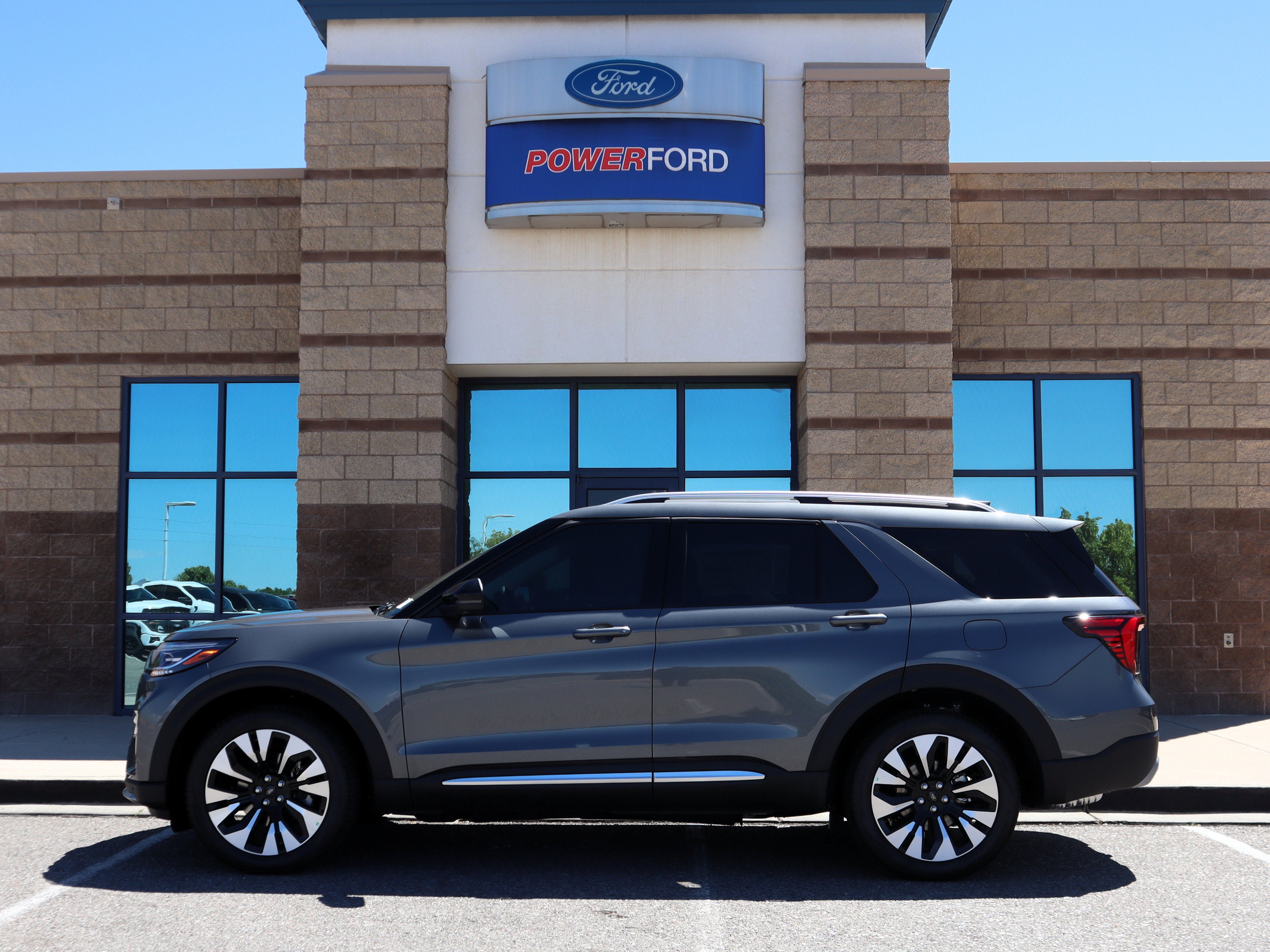 New 2026 Ford Explorer Platinum w/ LUX Leather Package AWD/4WD image 9