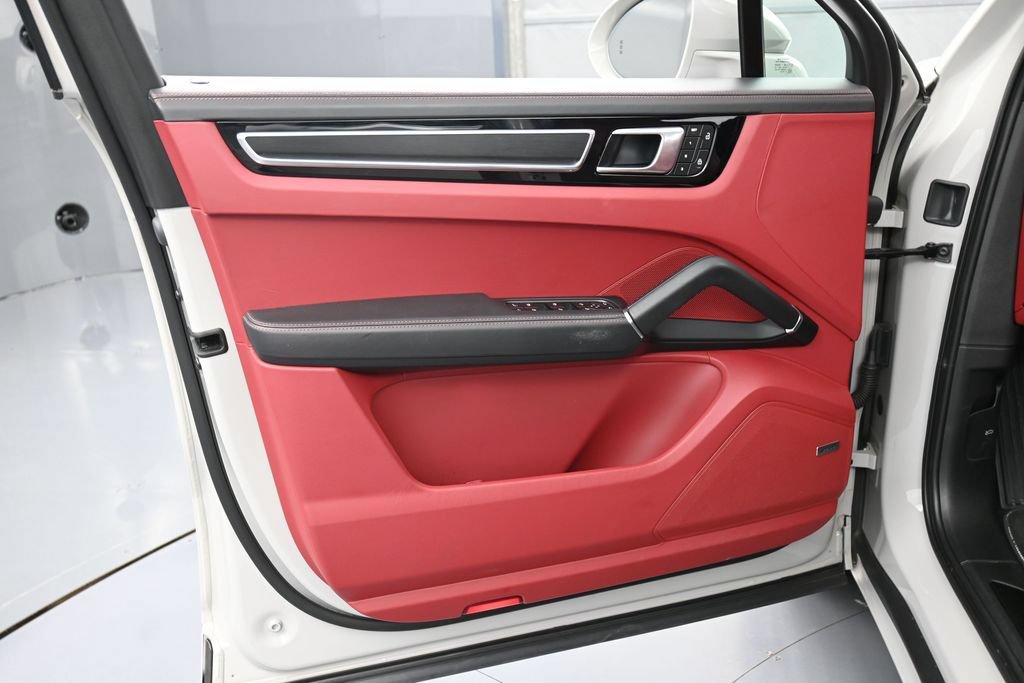Certified 2023 Porsche Cayenne GTS AWD/4WD image 15