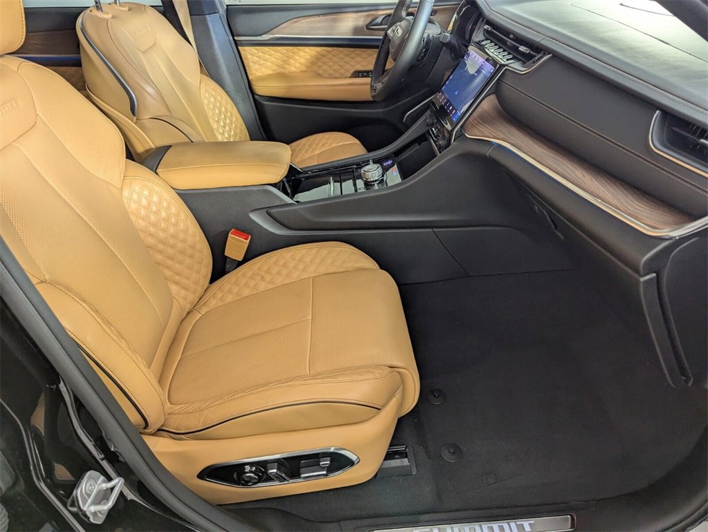 Certified 2024 Jeep Grand Cherokee L Summit w/ High Altitude Package image 37