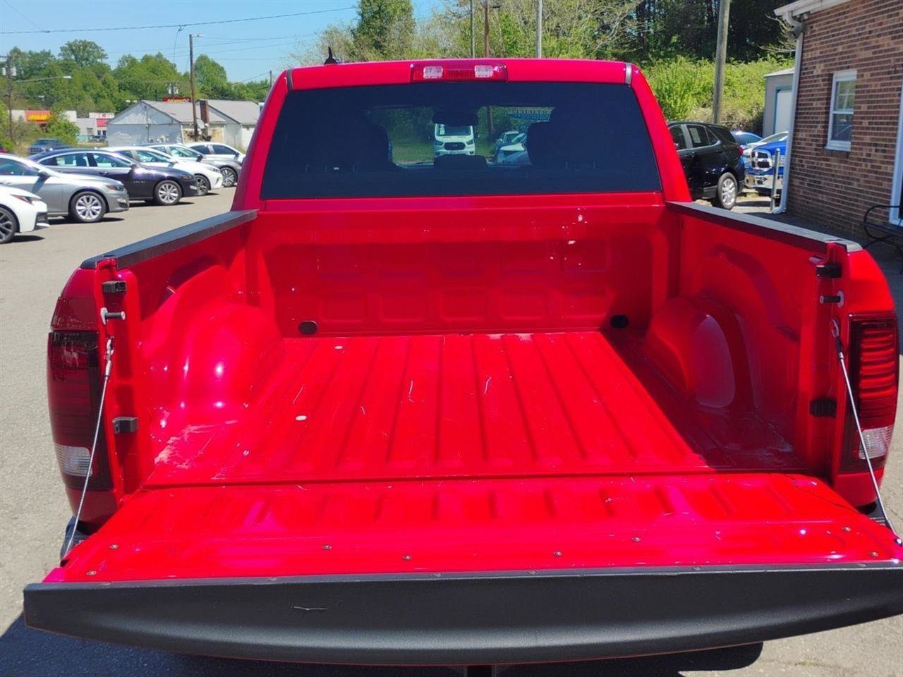 Used 2022 RAM 1500 Classic Warlock w/ Electronics Group AWD/4WD image 9