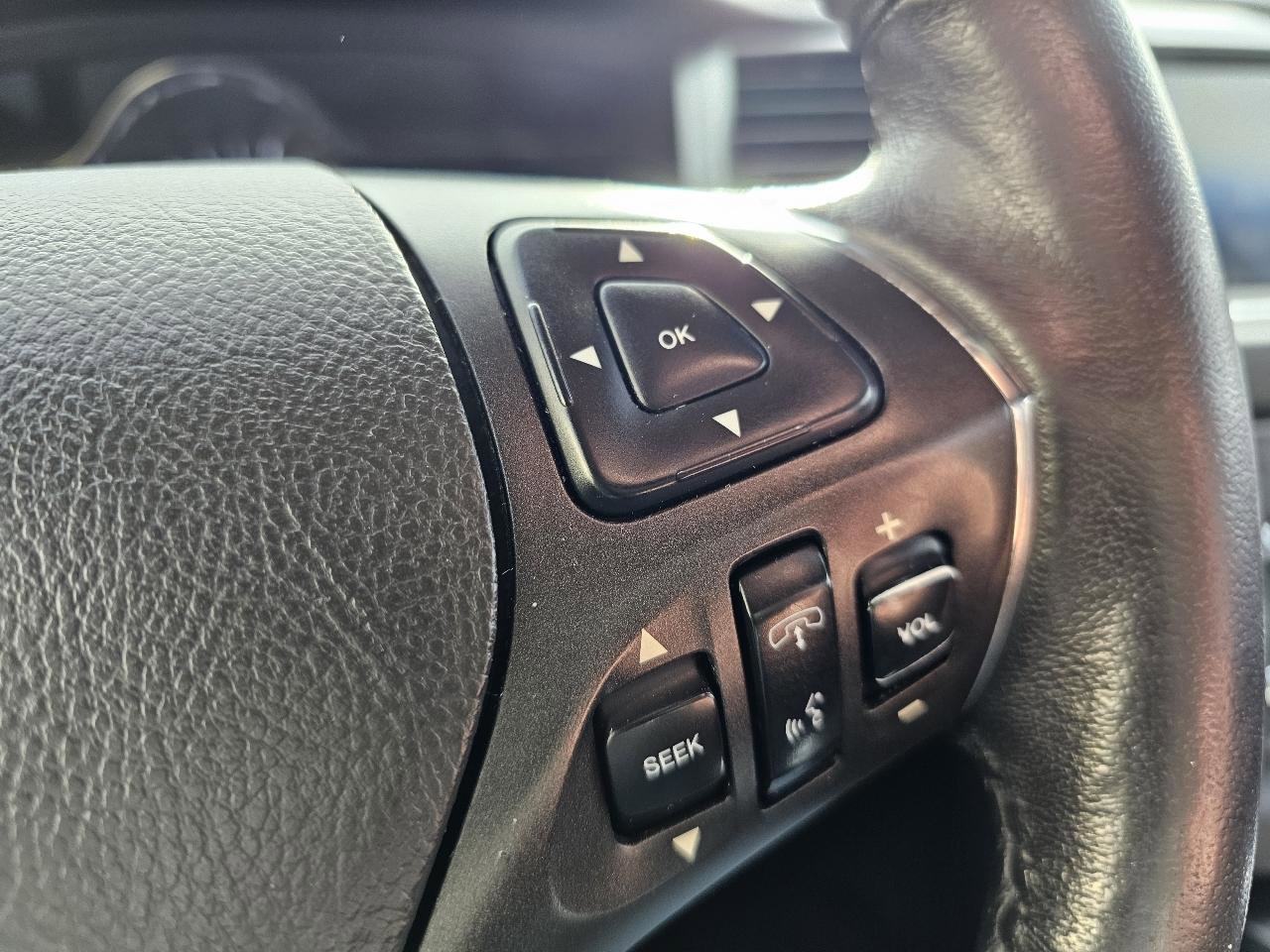 Used 2014 Lincoln MKS image 13