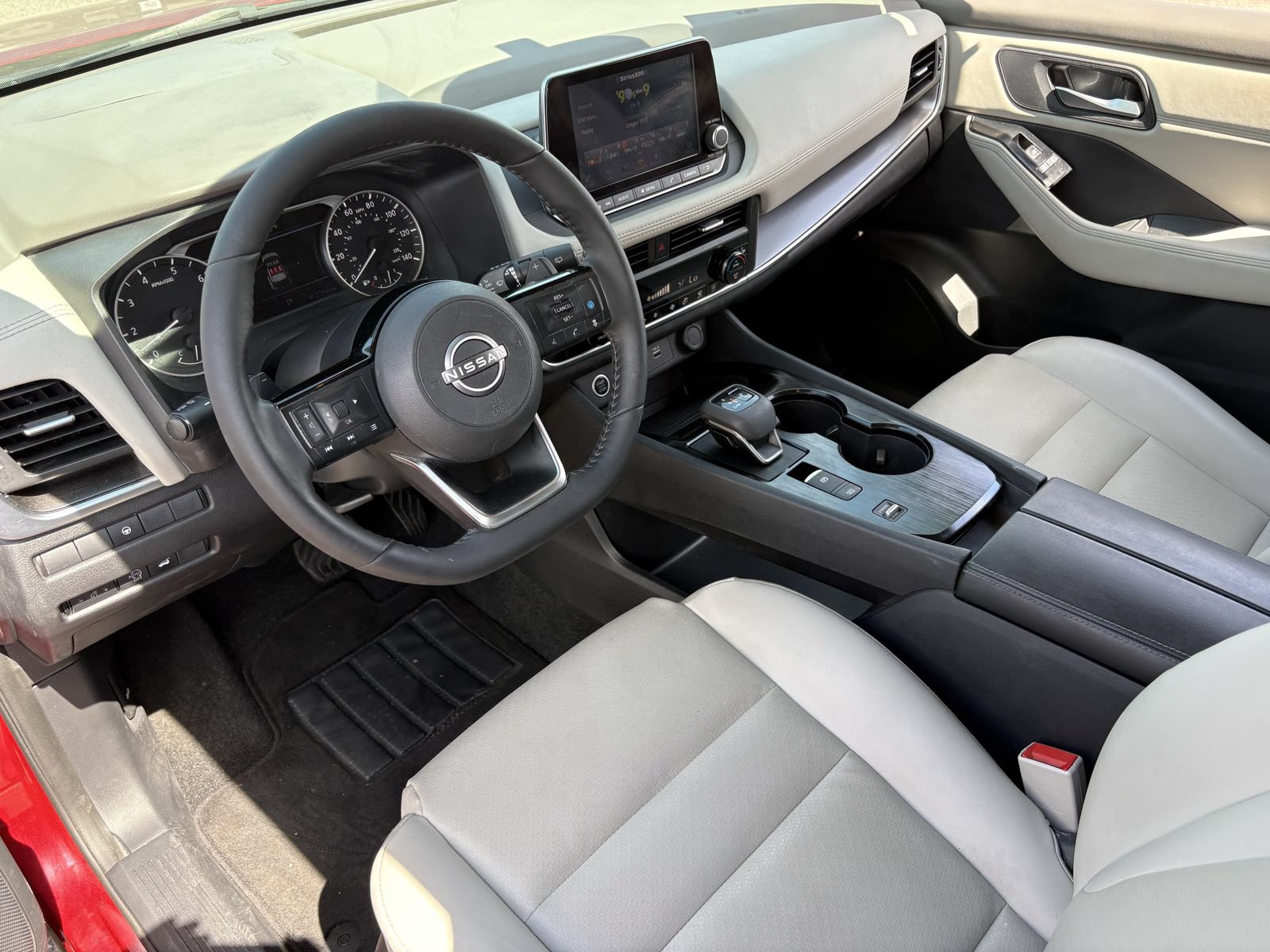Used 2023 Nissan Rogue SV w/ SV Premium B Package FWD image 23