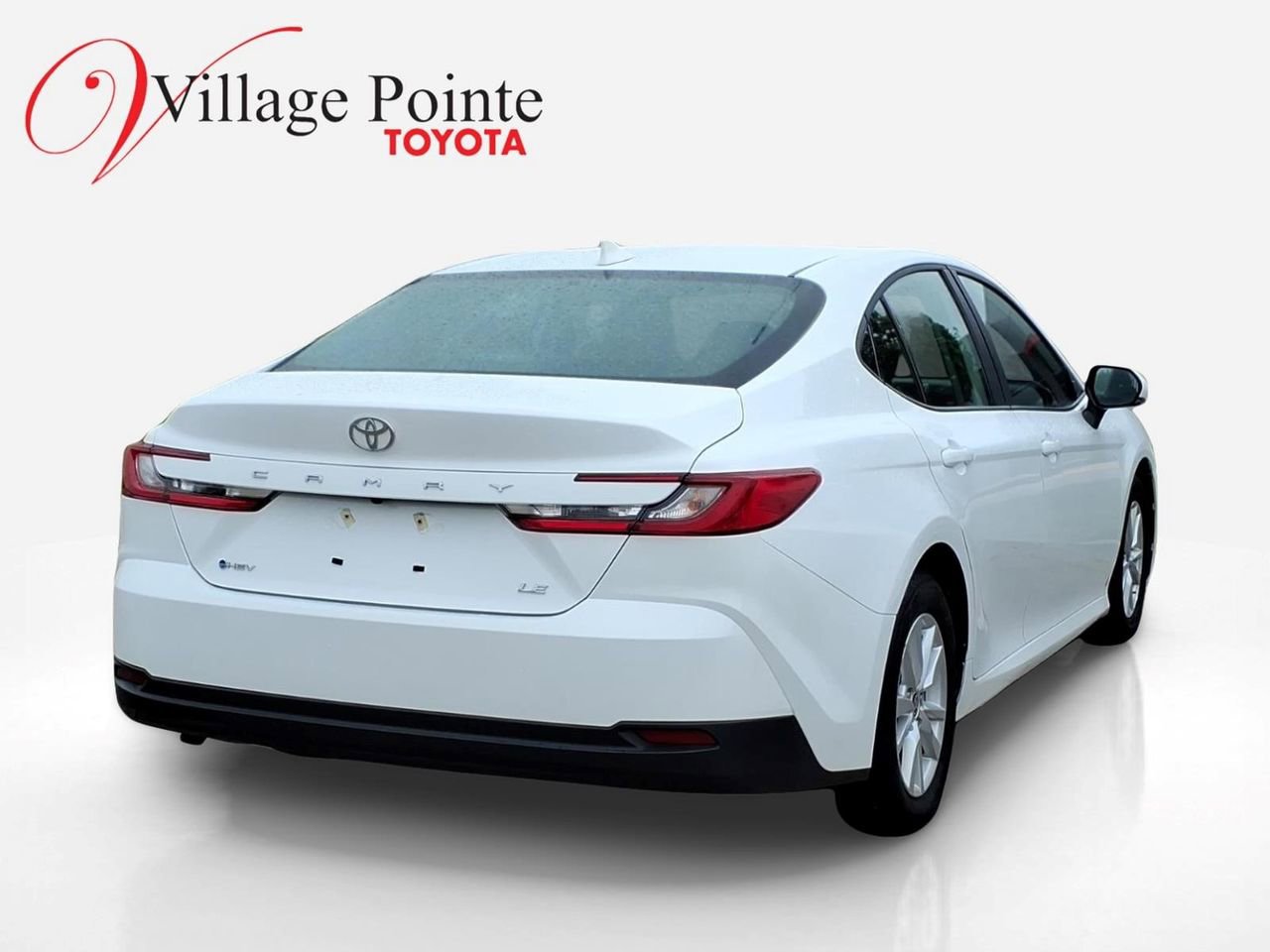 Used 2025 Toyota Camry LE FWD image 4