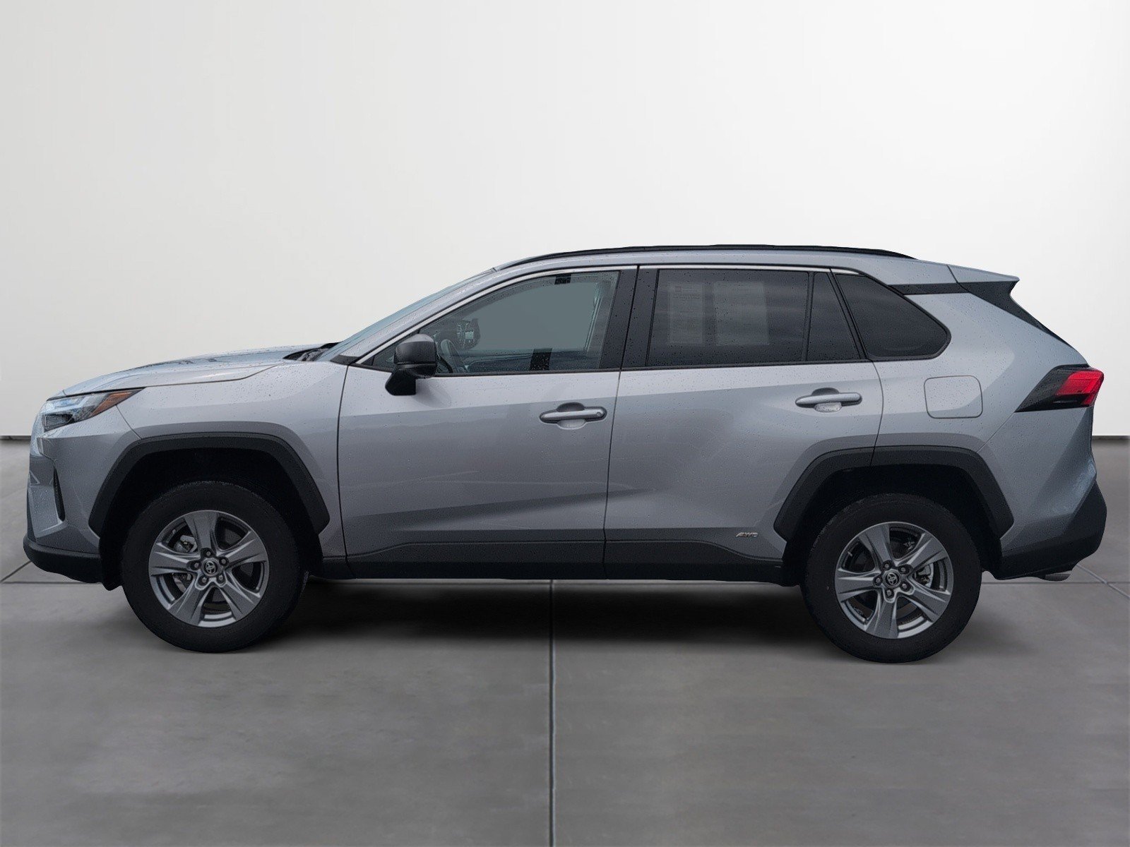 Certified 2024 Toyota RAV4 LE AWD/4WD image 3